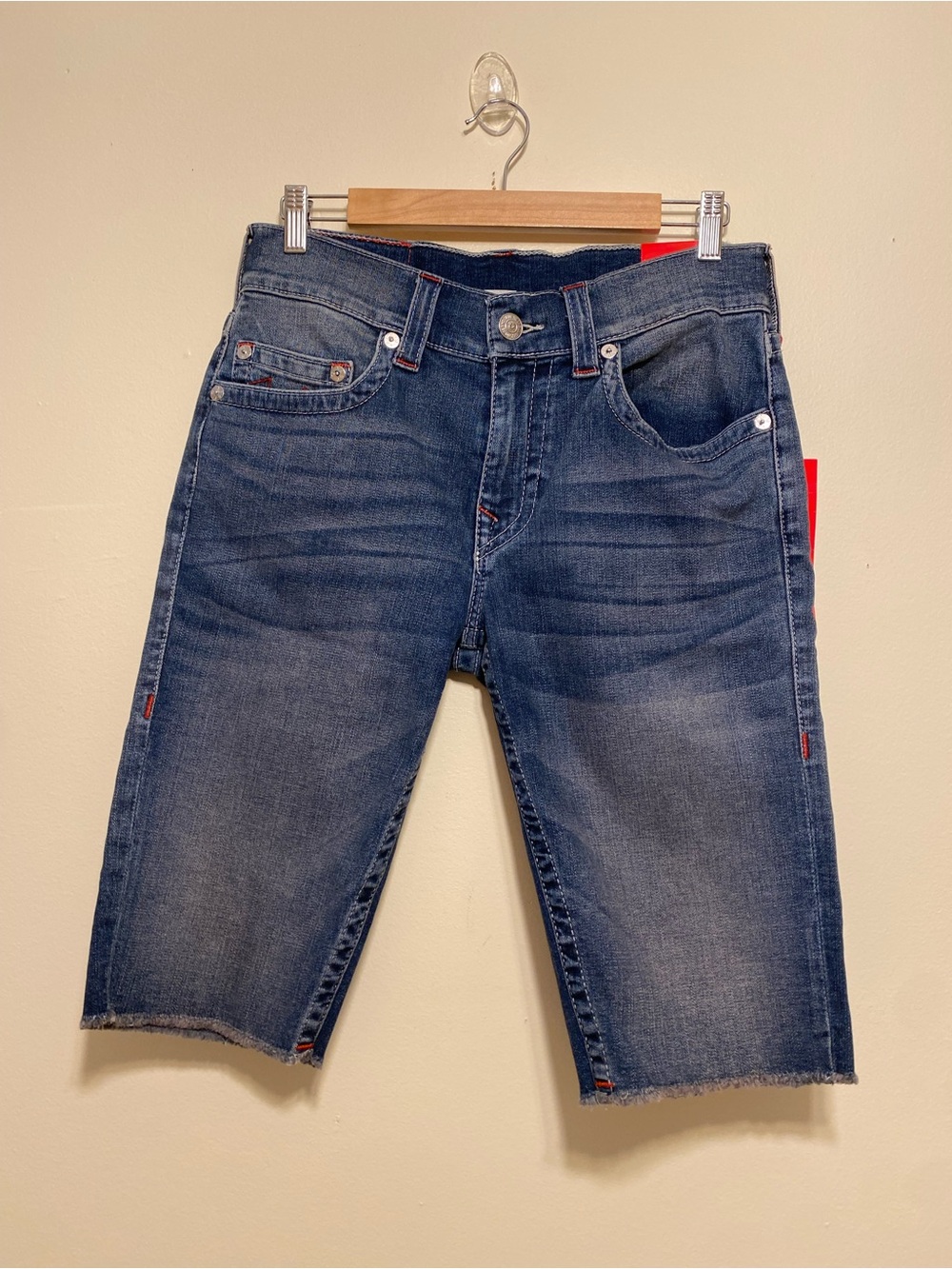 True Religion Men's Medium Wash Denim Cutoff Shorts. Size 32. New